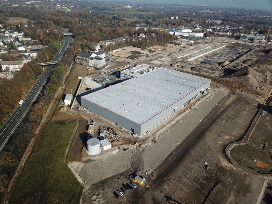 Výzkum, vývoj i výroba techniky pro železniční dopravu. Accolade dokončil miliardovou investici do haly pro Faiveley v Bochumi. Výzkum, vývoj i výroba techniky pro železniční dopravu. Accolade dokončil miliardovou investici do haly pro Faiveley v Bochumi.