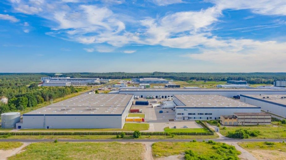 Společnost Accolade pronajala v letošním prvním čtvrtletí v Polsku přes 61 000 m2 plochy pro moderní podnikání. Její portfolio meziročně vzrostlo o více než 150 000 m2 Společnost Accolade pronajala v letošním prvním čtvrtletí v Polsku přes 61 000 m2 plochy pro moderní podnikání. Její portfolio meziročně vzrostlo o více než 150 000 m2