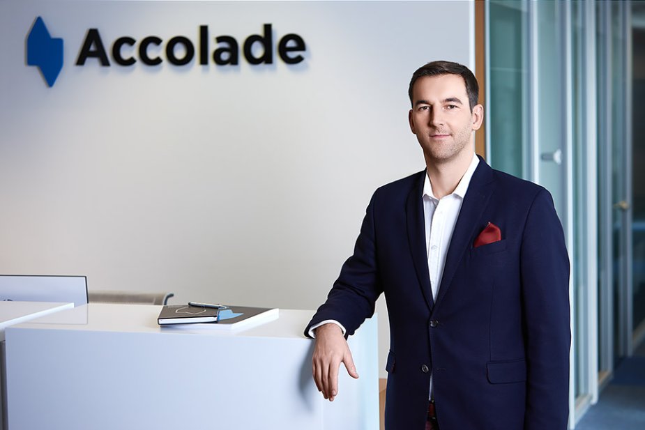 Spółka Accolade podpisała rekordową umowę kredytu z trzema wiodącymi bankami. 3,4 miliarda koron posłuży do wybudowania najnowocześniejszego centrum dystrybucyjnego w Czechach