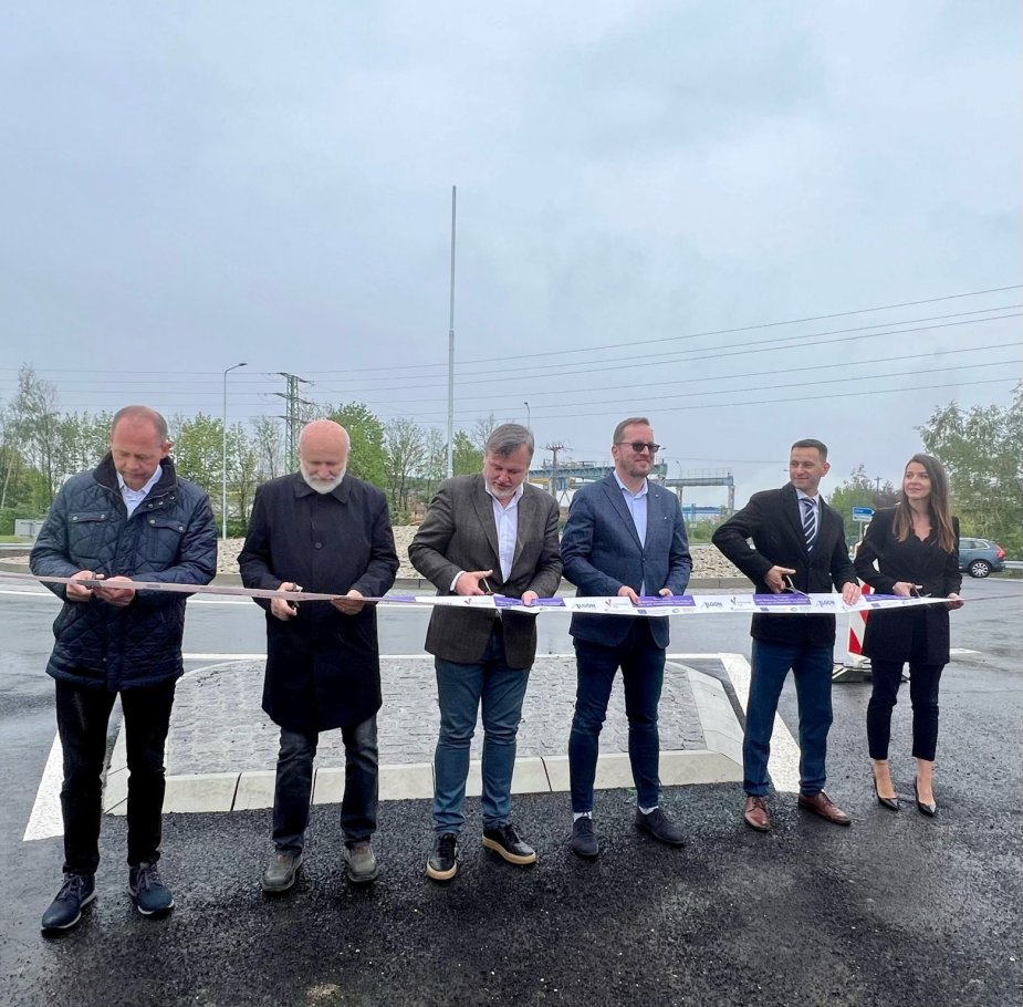 Pridonosimo oblikovanju infrastrukture na lokacijama na kojima rukovodimo svojim parkovima Pridonosimo oblikovanju infrastrukture na lokacijama na kojima rukovodimo svojim parkovima