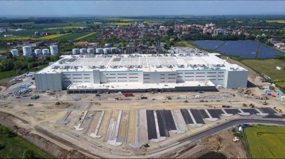 Accolade podpisuje umowę na rekordową pożyczkę na realizację najnowocześniejszego centrum dystrybucji w Czechach Accolade podpisuje umowę na rekordową pożyczkę na realizację najnowocześniejszego centrum dystrybucji w Czechach