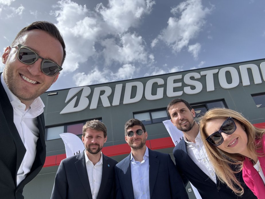 Hrdí investori v Novom európskom logistickom centre spoločnosti Bridgestone pre región EMEA v meste Burgos Hrdí investori v Novom európskom logistickom centre spoločnosti Bridgestone pre región EMEA v meste Burgos