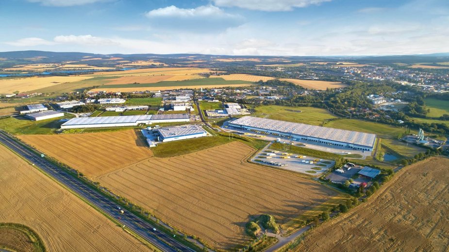 Fond Accolade je na dosah 10 mld. Kč celkové hodnoty aktiv a překročí 500 000 m2 průmyslové nájemní plochy Fond Accolade je na dosah 10 mld. Kč celkové hodnoty aktiv a překročí 500 000 m2 průmyslové nájemní plochy