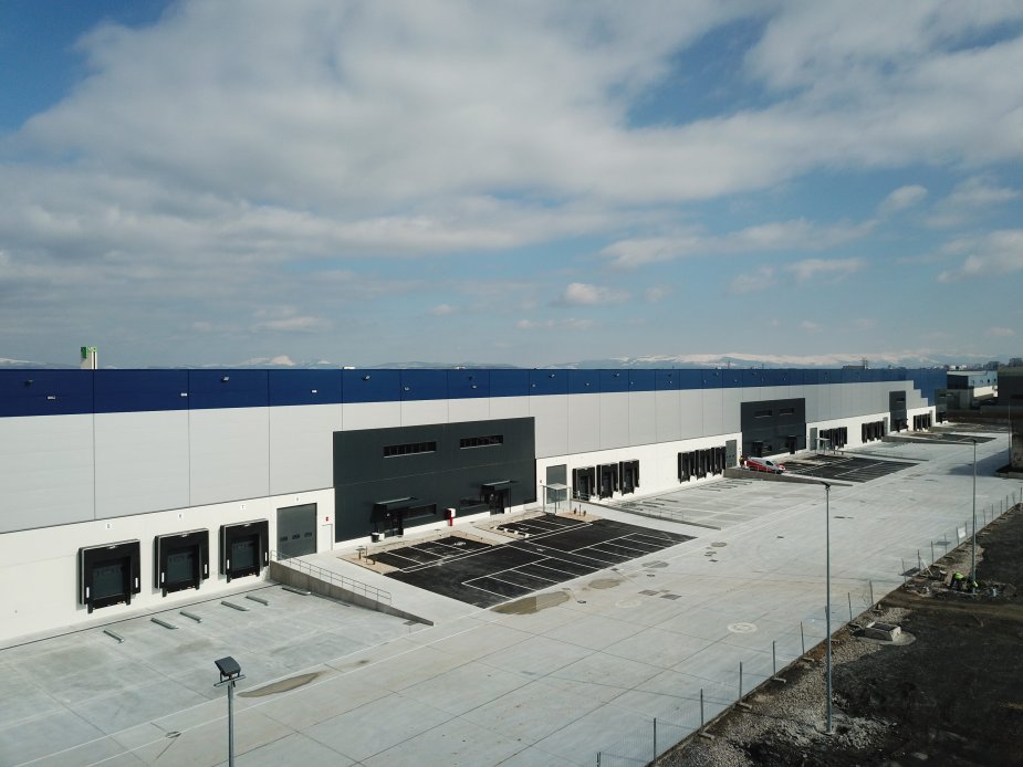 DHL se incorpora al parque logístico de Accolade Industrial Fund en Vitoria