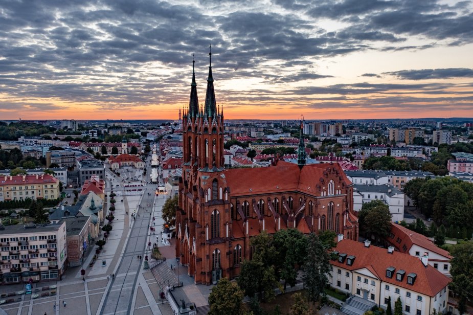 Szczecin, Rzeszów and Białystok lead the ranking of mid-sized cities for logistics and industry. Accolade publishes the "Beyond the Hubs" report