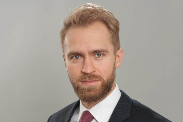 Do Accolade míří vysoký manažer polské Santander Bank Michał Białas. Povede další polskou expanzi Accolade.