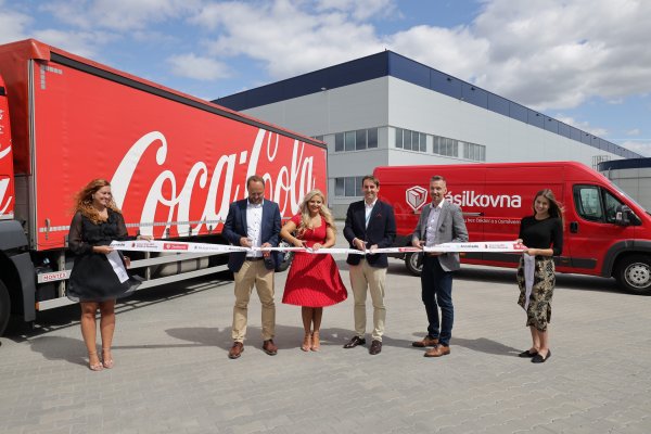 Modern halls as a way to a sustainable future for European business. Zásilkovna and Coca-Cola HBC entered the complex near Brno Airport.