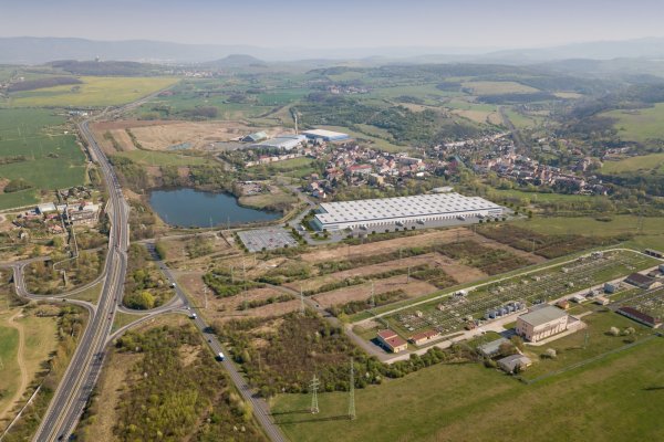 Continuation of industrial tradition in the modern coat. Accolade and Panattoni began the revitalization of the former glassworks in Hostomice near Teplice.