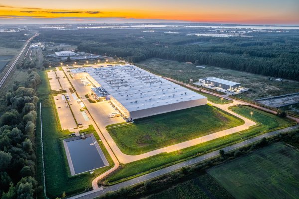 How changing shopping habits will reshape warehouses and logistics by 2030