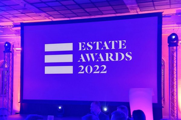¡Y el ganador de los Estate Awards en las categorías de Proyecto Industrial/Logístico del Año y Sostenibilidad y Ecología es... ...Accolade! 🏆