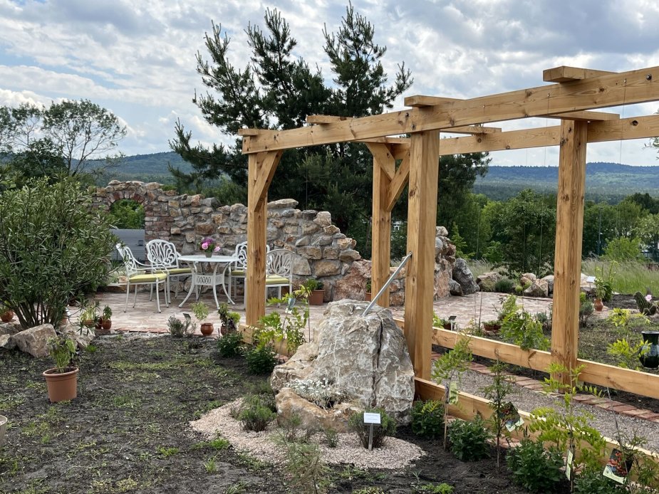 Accolade, Raben y Geonatura Kielce inauguran el Jardín Mediterráneo en Kielce