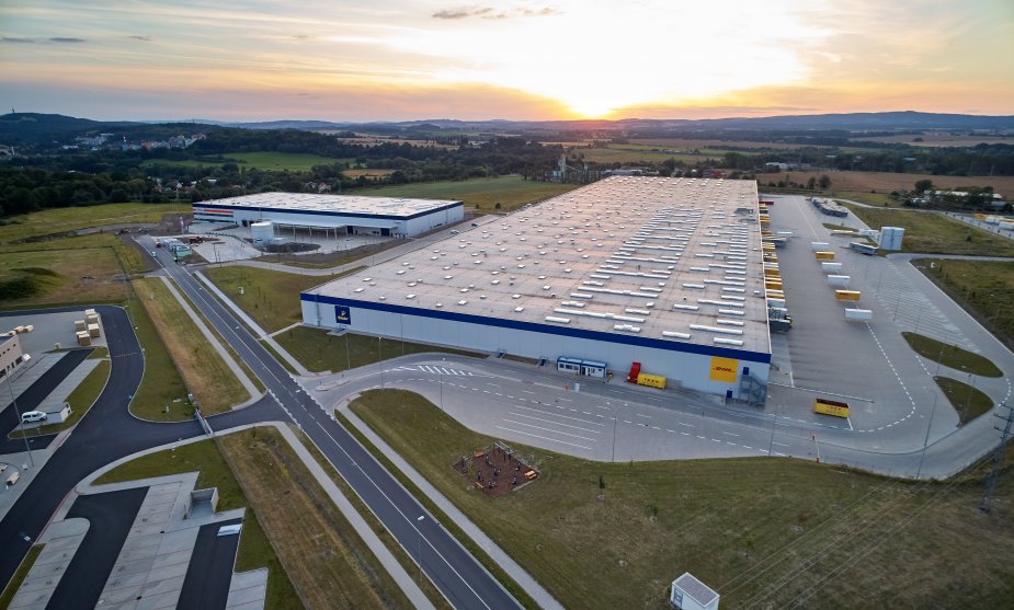 E-commerce is thriving in Cheb. Here, Tchibo as a European omnichannel retailer expands its distribution center and further develops the city's potential for the growth of the modern business. E-commerce is thriving in Cheb. Here, Tchibo as a European omnichannel retailer expands its distribution center and further develops the city's potential for the growth of the modern business.