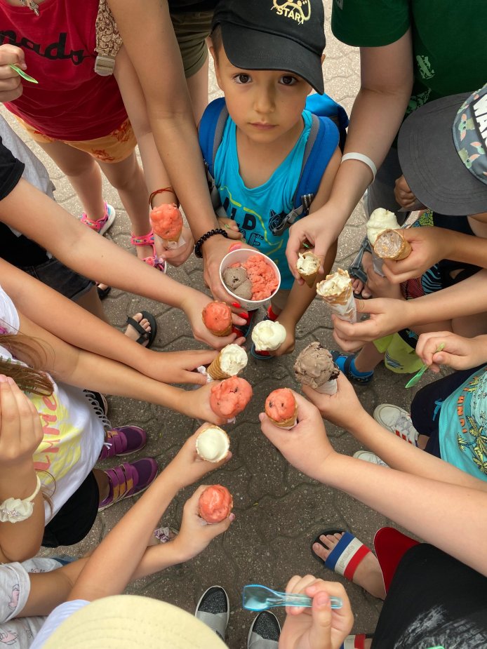 Accolade con los niños ucranianos refugiados en Gorzów Wielkopolski 🚸 Accolade con los niños ucranianos refugiados en Gorzów Wielkopolski 🚸