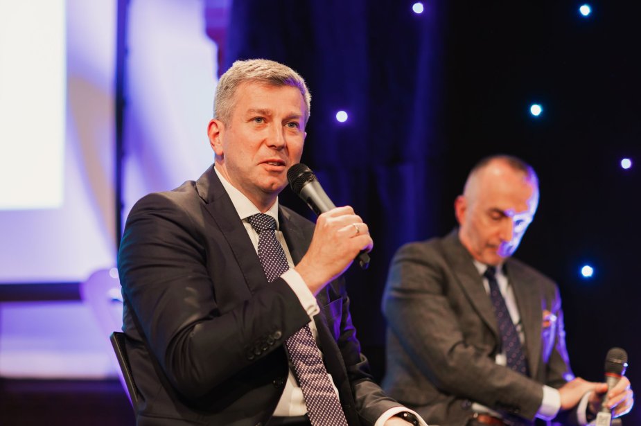 Opätovne potvrdzujeme našu pozíciu lídra v logistike v poľskom regióne Bydgoszcz. Opätovne potvrdzujeme našu pozíciu lídra v logistike v poľskom regióne Bydgoszcz.