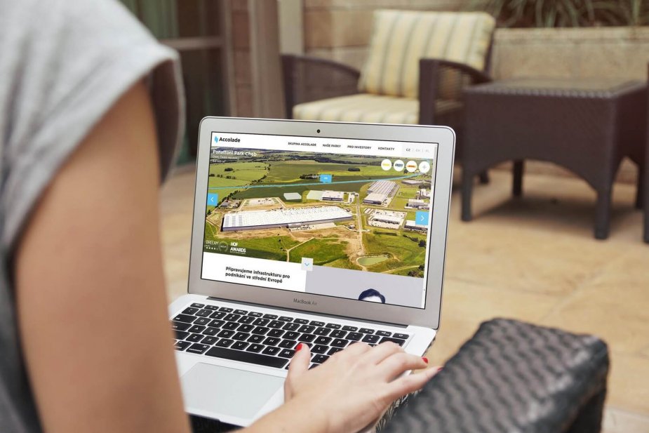 Accolade na festivalu ve Varech zve do vlastní kavárny, spouští i nový web Accolade na festivalu ve Varech zve do vlastní kavárny, spouští i nový web
