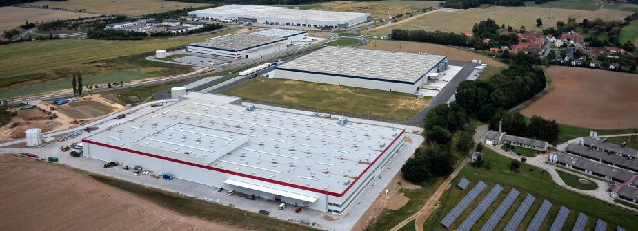 Accolade: 800 million crowns from Erste to finance four industrial halls Accolade: 800 million crowns from Erste to finance four industrial halls