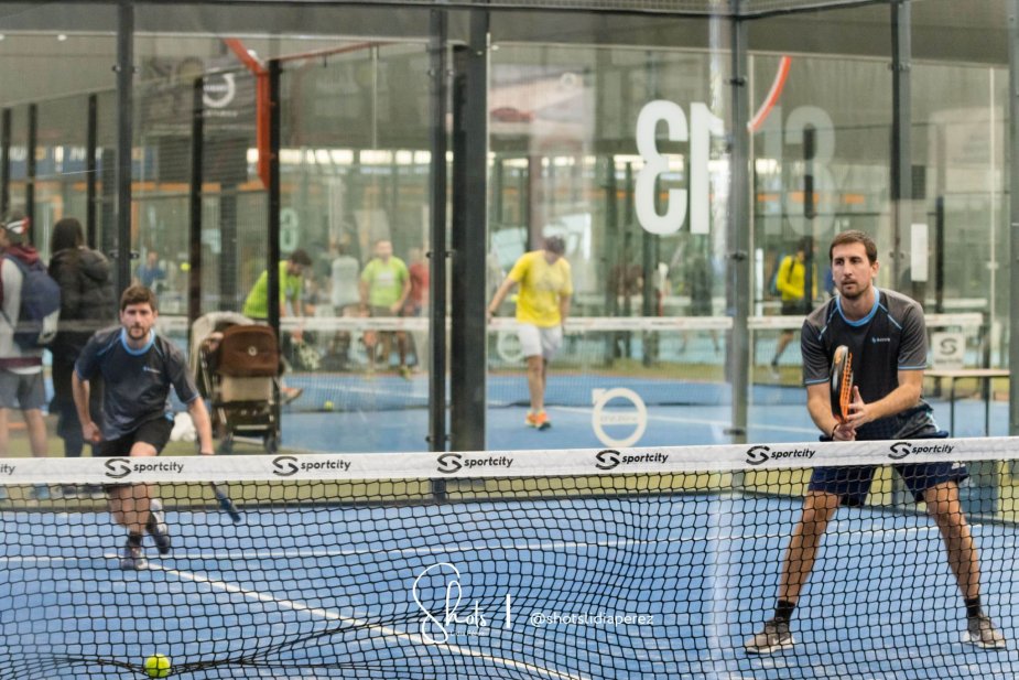 Pádel con propósito: ¡el equipo Accolade salta a la pista con fines benéficos!