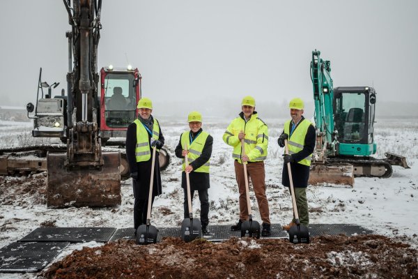 Dziś uroczyście rozpoczęto budowę nowych obiektów w Parku Ostrov North. Strefa przemysłowa będzie spełniać najwyższe światowe standardy zrównoważonego rozwoju