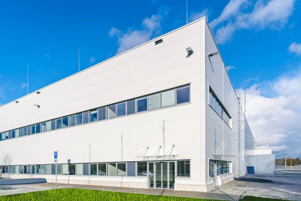 WACKER takes over completed building of new production facility in Karlovy Vary. The site will offer up to 200 jobs