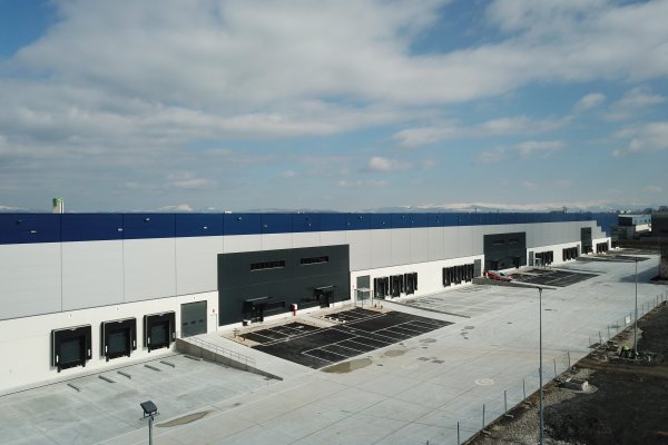 DHL se incorpora al parque logístico de Accolade Industrial Fund en Vitoria